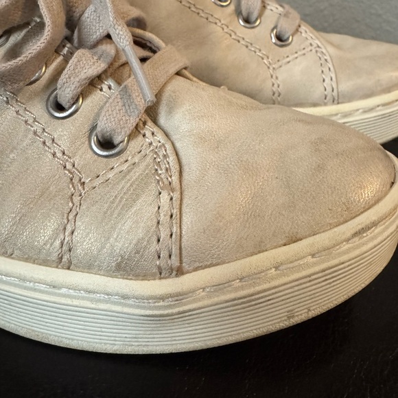 Women's Casual Pearly Tan/beige Sofft Sneakers Sz 6 - Picture 6 of 9